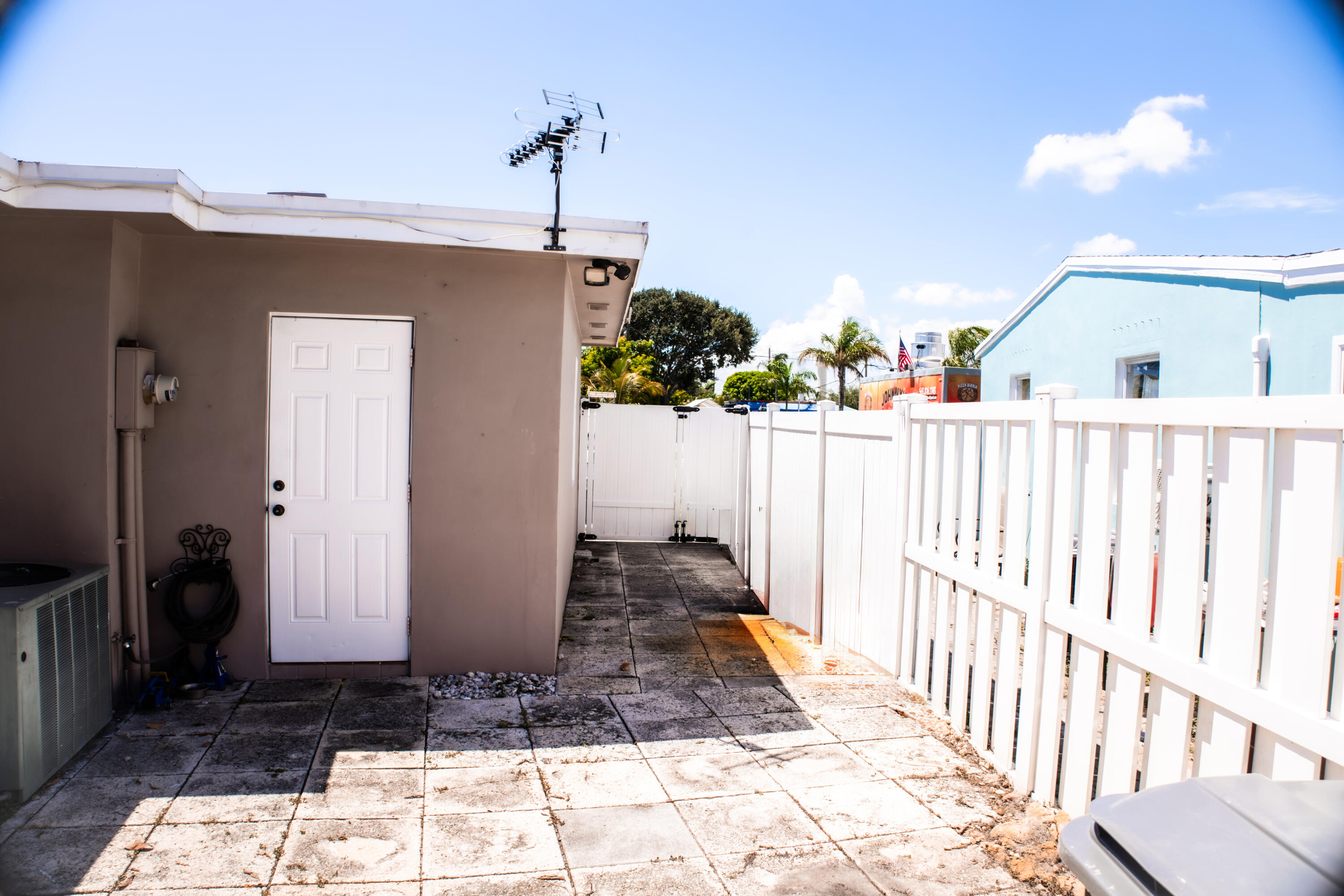 533 Cherry Road West Palm Beach, FL 33409 - Photo 32 of 37 49