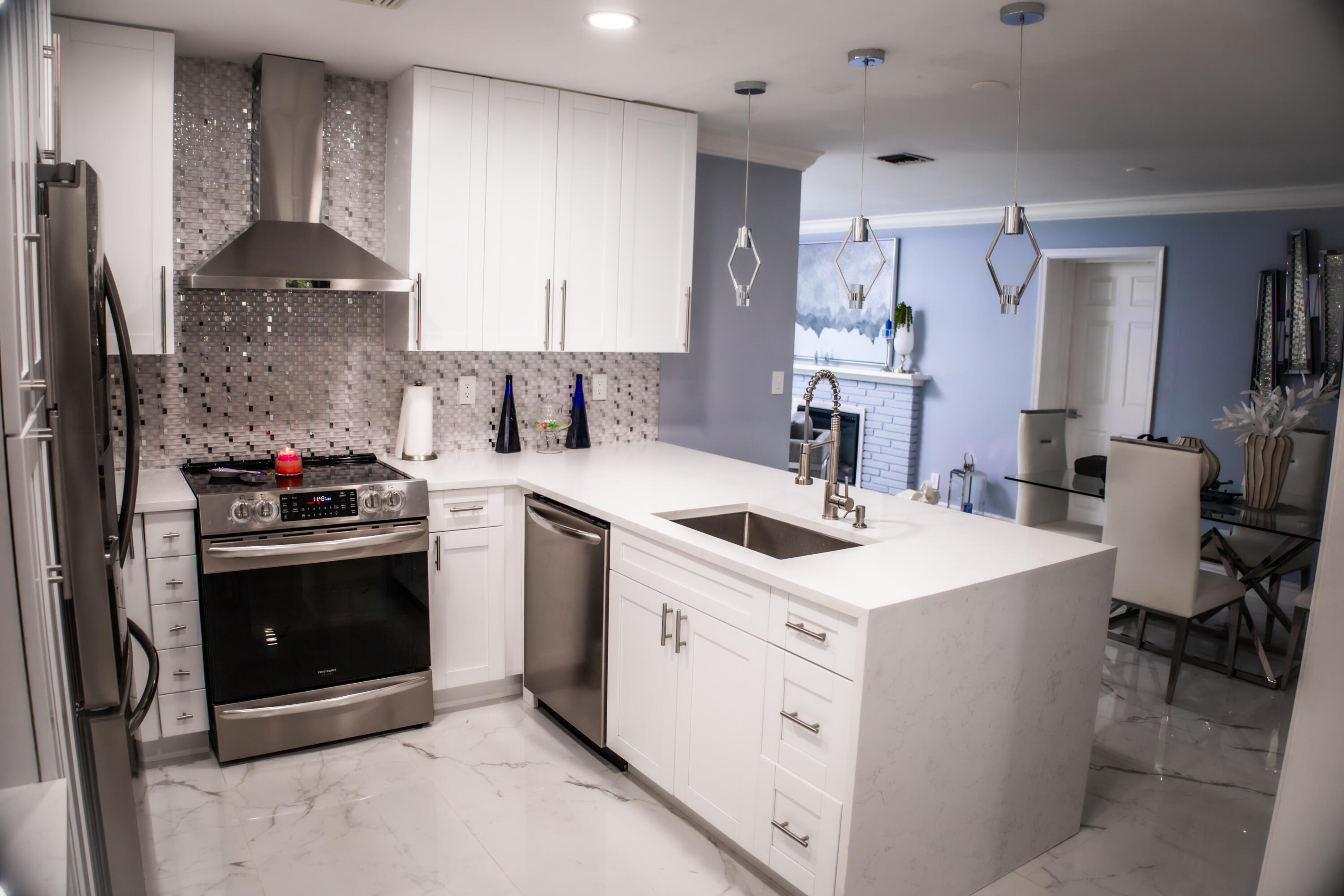 533 Cherry Road West Palm Beach, FL 33409 - Photo 10 of 37 18