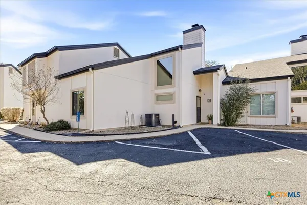 $1,350 | 1135 Parkview Drive, Unit C18, Canyon Lake, TX 78133