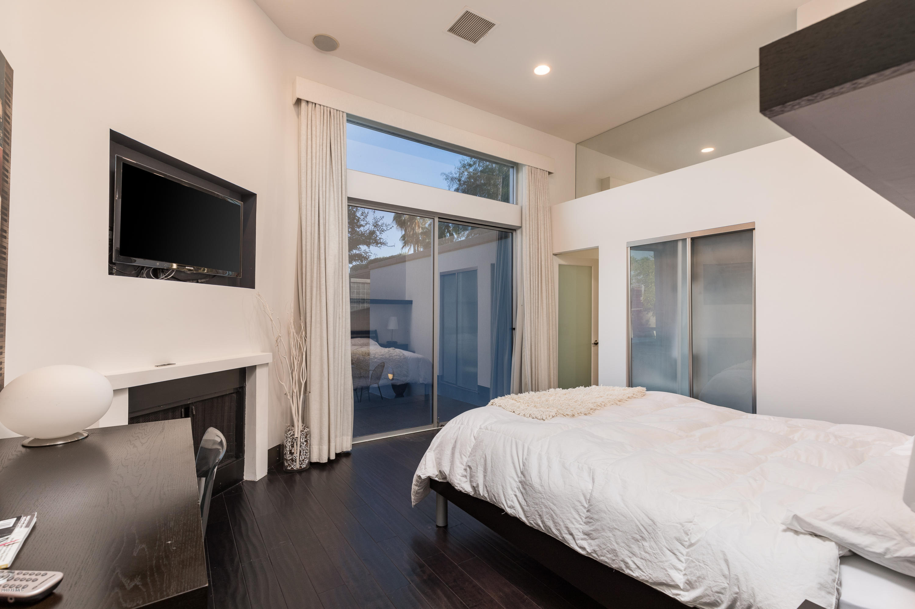 5757 East Camelback Road Phoenix, AZ 85018 - Photo 19 of 28 18. Guest Room-2