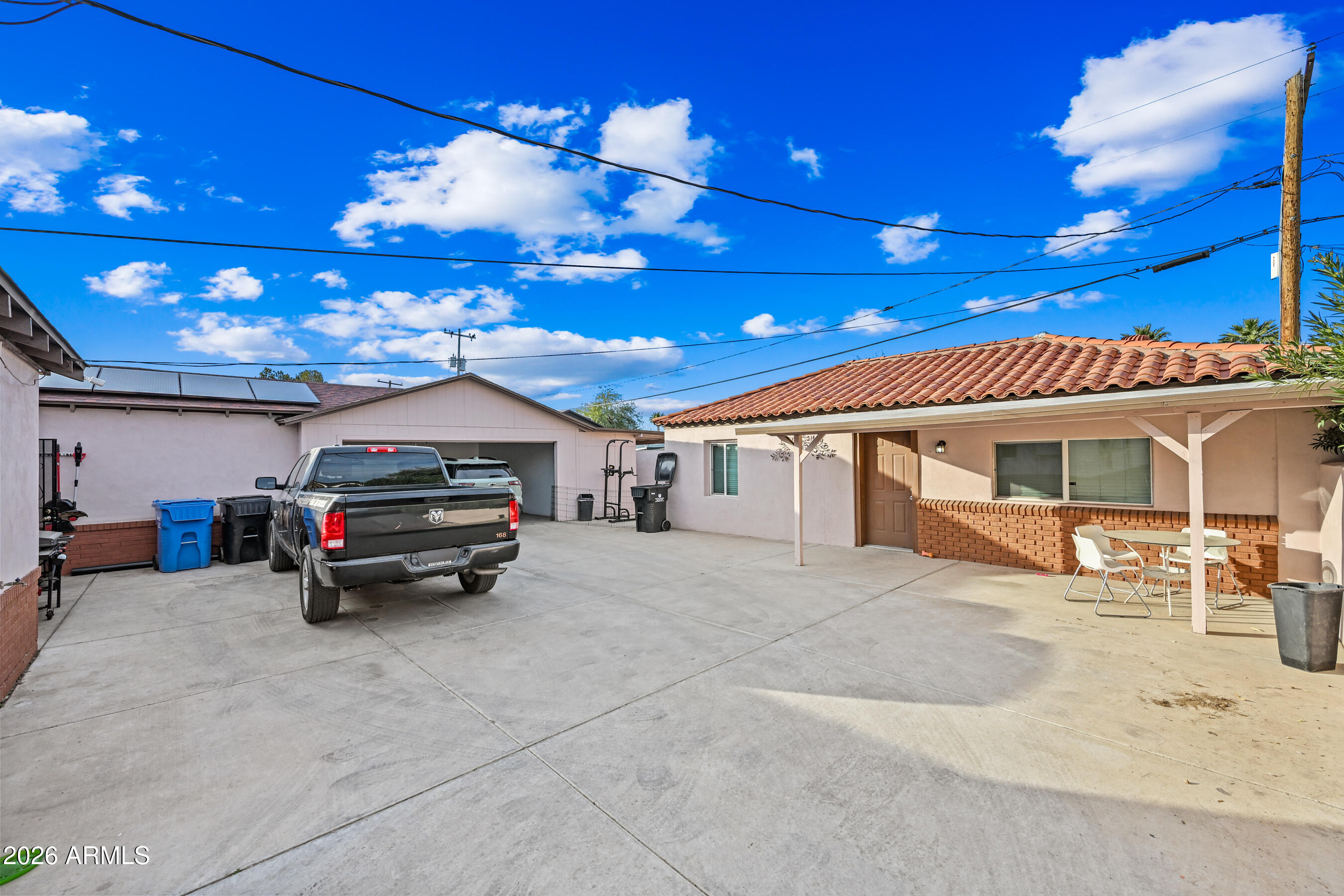 1724 West Thomas Road Phoenix, AZ 85015 - Photo 3 of 19 CASITA!! In the rear of the property