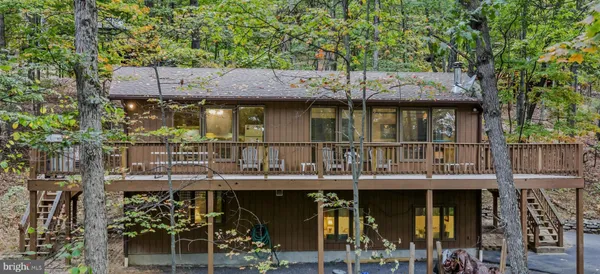 $445,000 | 35 Warbler's Way, Berkeley Springs, WV 25411