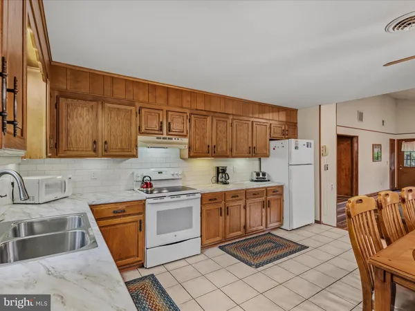 $445,000 | 35 Warbler's Way, Berkeley Springs, WV 25411