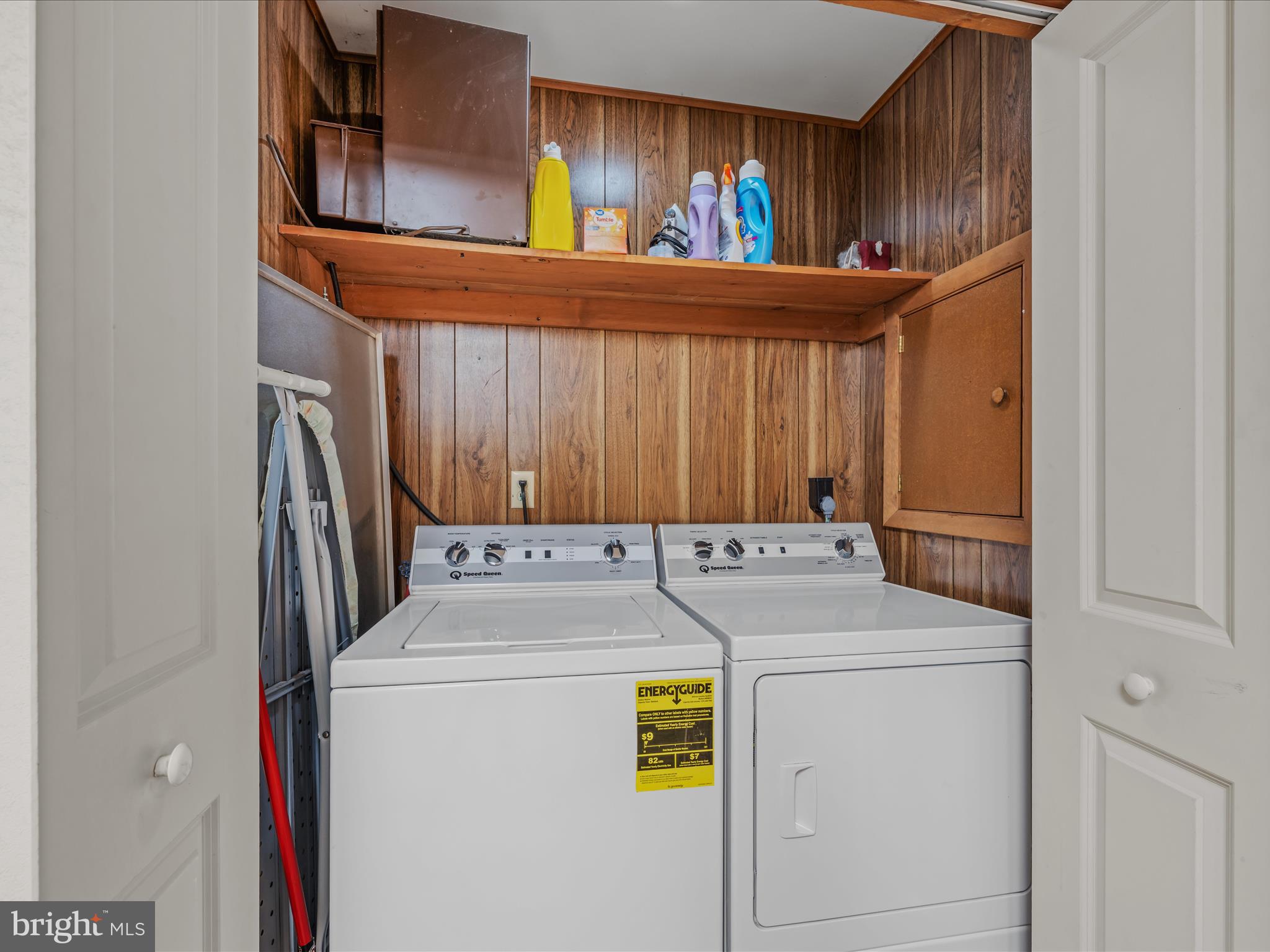 35 Warbler's Way Berkeley Springs, WV 25411 - Photo 27 of 54 a utility room with dryer and washer