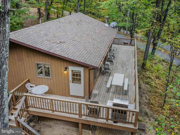 $445,000 | 35 Warbler's Way, Berkeley Springs, WV 25411