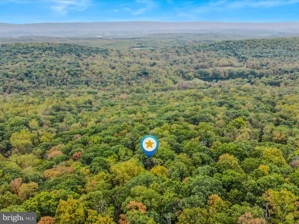 $445,000 | 35 Warbler's Way, Berkeley Springs, WV 25411