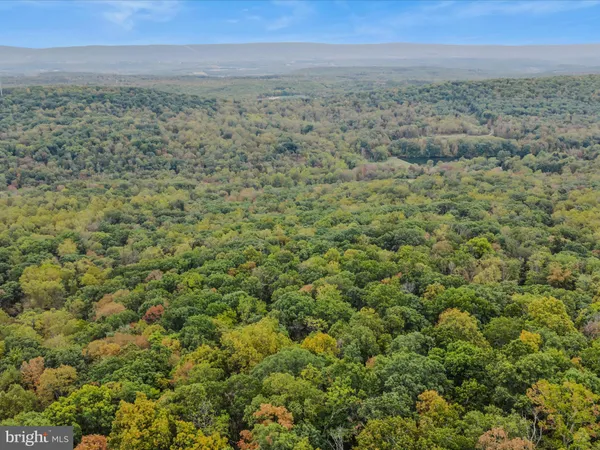 $445,000 | 35 Warbler's Way, Berkeley Springs, WV 25411