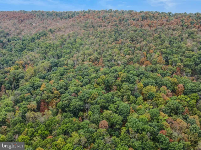 $450,000 | 35 Warbler's Way, Berkeley Springs, WV 25411