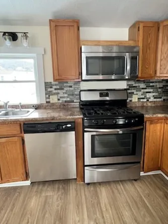 $2,800 | 2485 Hartford Avenue, Hartford, VT 05001