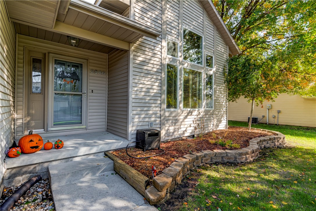 2586 Pheasant Run Decatur, IL 62521 - Photo 4 of 36