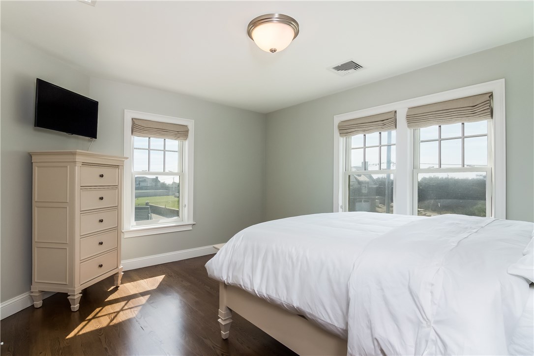 78 Calef Avenue Narragansett, RI 02882 - Photo 30 of 36