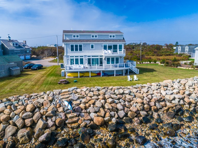 78 Calef Avenue Narragansett, RI 02882 - Photo 10 of 36