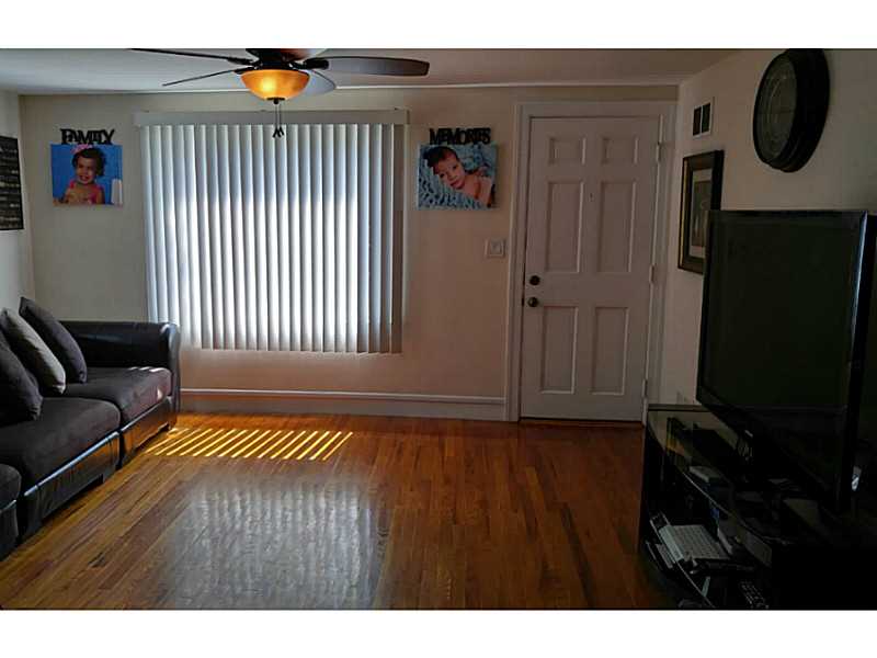 33 Novelty Road Warwick, RI 02889 - Photo 5 of 18 Living Room.
