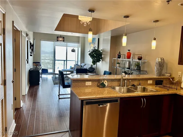 $2,150 | 150 Las Vegas Boulevard North, Unit 2201, Las Vegas, NV 89101