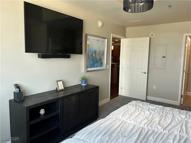 $2,150 | 150 Las Vegas Boulevard North, Unit 2201, Las Vegas, NV 89101