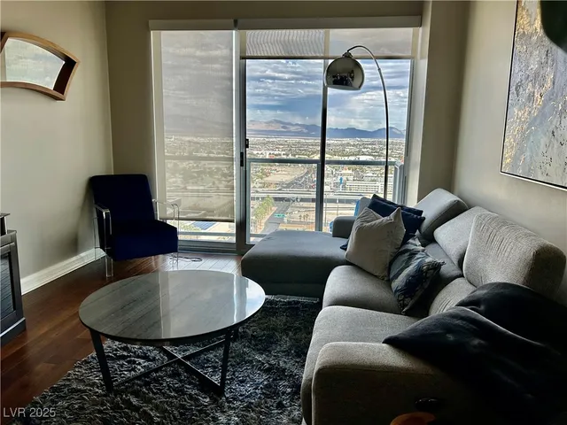 $2,150 | 150 Las Vegas Boulevard North, Unit 2201, Las Vegas, NV 89101