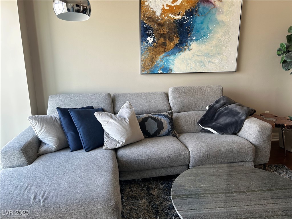 150 Las Vegas Boulevard North, Unit 2201 Las Vegas, NV 89101 - Photo 5 of 20