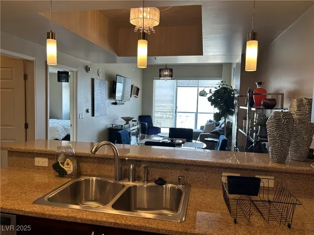 $2,150 | 150 Las Vegas Boulevard North, Unit 2201, Las Vegas, NV 89101
