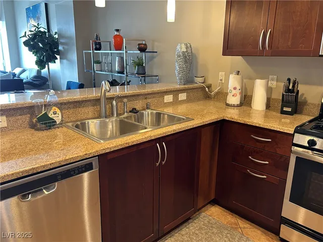 $2,150 | 150 Las Vegas Boulevard North, Unit 2201, Las Vegas, NV 89101