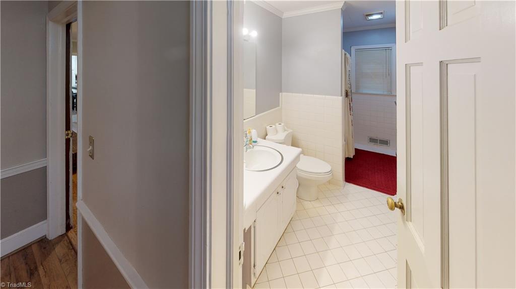 827 East Country Club Road Mount Airy, NC 27030 - Photo 14 of 20 Gallery Image 14