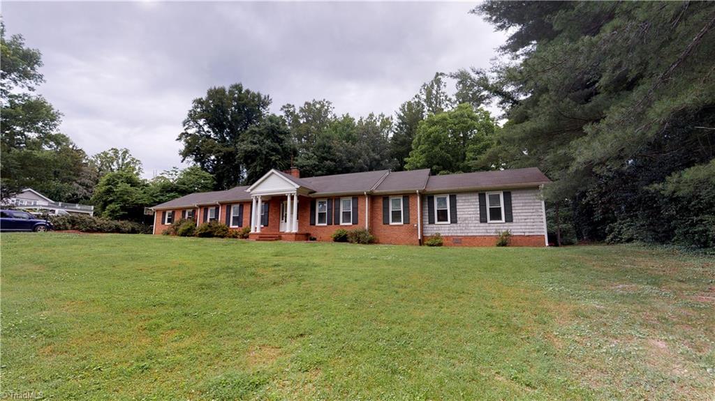 827 East Country Club Road Mount Airy, NC 27030 - Photo 3 of 20 Gallery Image 3