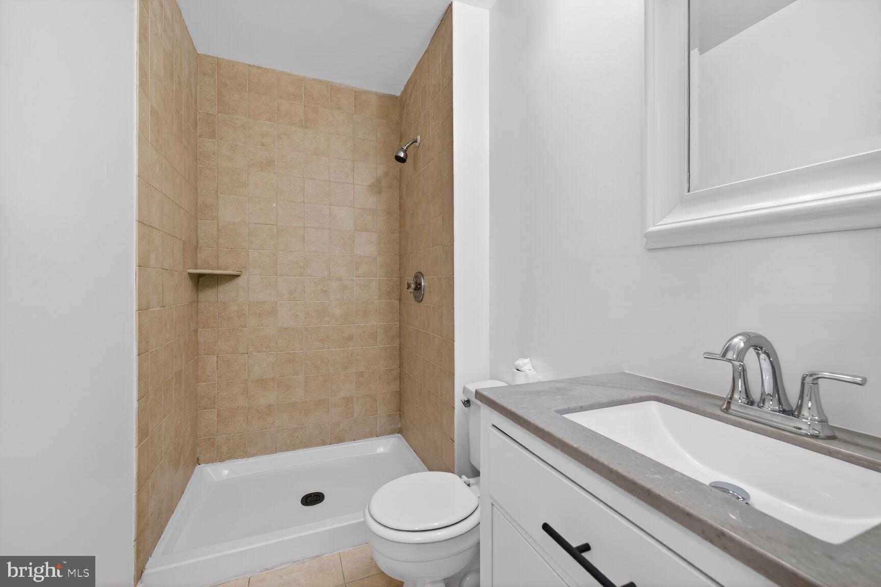 5 Normandy Square Court, Unit 1B Silver Spring, MD 20906 - Photo 15 of 29 Bathroom 2