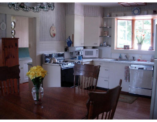 1083 River Road Agawam, MA 01001 - Photo 4 of 19 Gallery Image 4