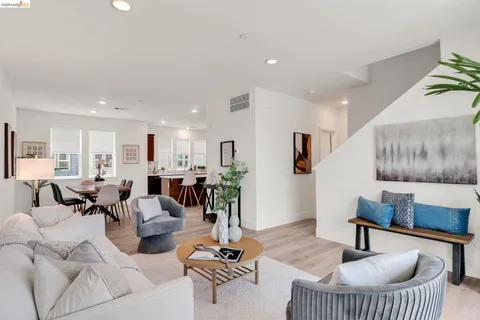 $1,380,000 | 820 East Duane Avenue, Unit 5, Sunnyvale, CA 94085