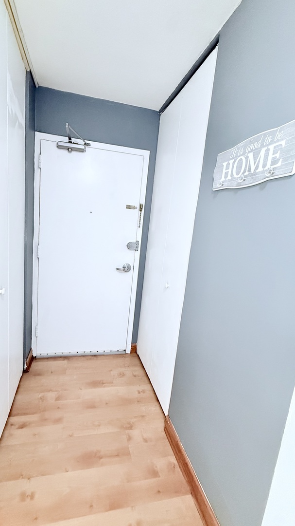 6301 North Sheridan Road, Unit 19V Chicago, IL 60660 - Photo 12 of 16 a view of an empty room