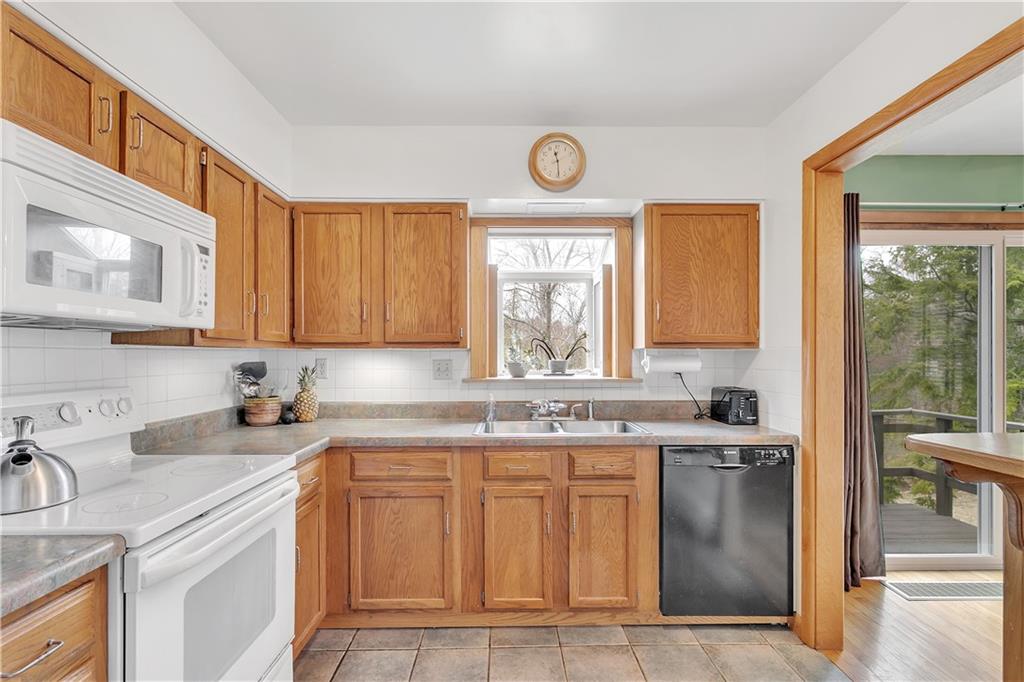 702 Ridgeway Avenue Grove City, PA 16127 - Photo 15 of 25 Gallery Image 15