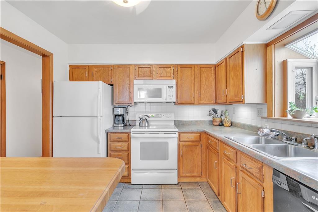 702 Ridgeway Avenue Grove City, PA 16127 - Photo 16 of 25 Gallery Image 16