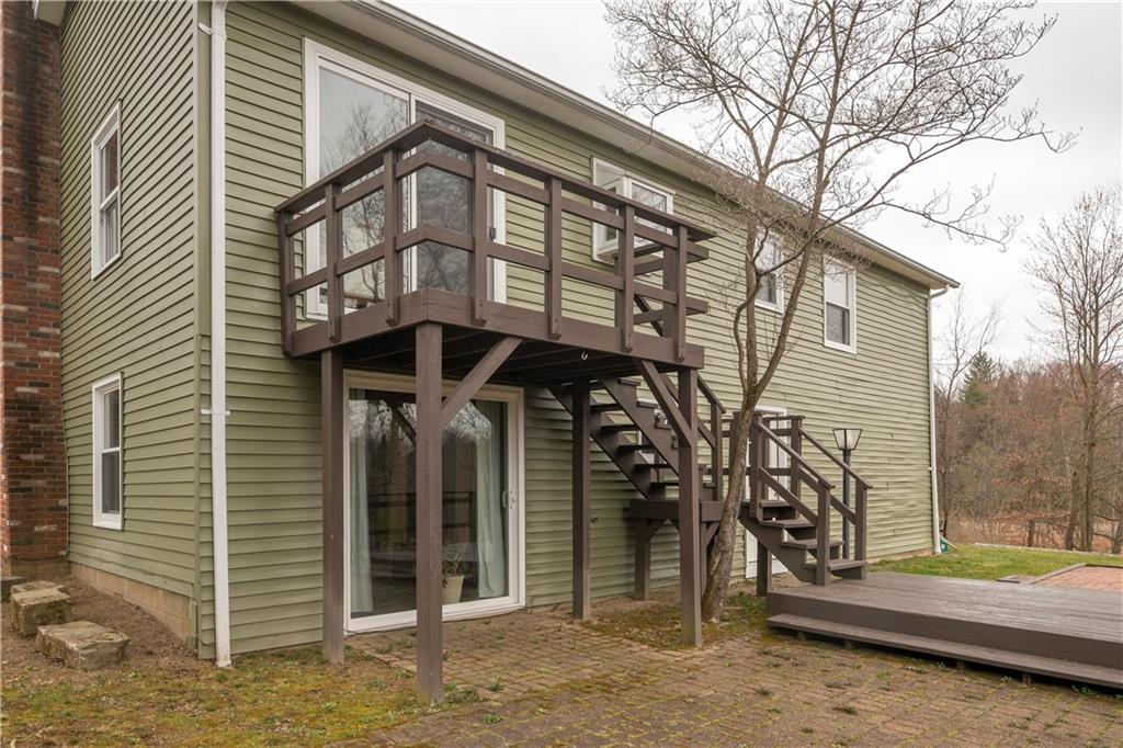 702 Ridgeway Avenue Grove City, PA 16127 - Photo 4 of 25 Gallery Image 4