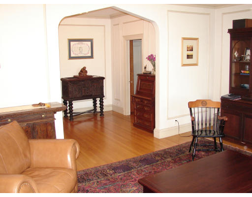 10 Lanark Road, Unit 4 Brookline, MA 02445 - Photo 6 of 12 Gallery Image 6