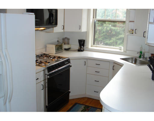 10 Lanark Road, Unit 4 Brookline, MA 02445 - Photo 8 of 12 Gallery Image 8