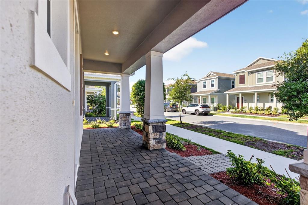 810 MIDDLETON Street DeBary, FL 32713 - Photo 4 of 52 a view of a house with sitting area