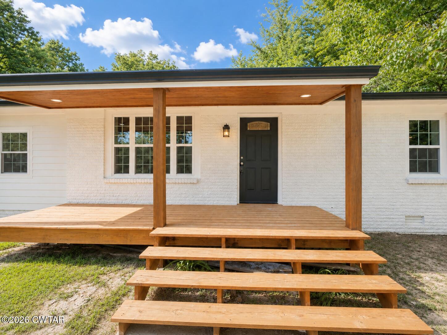 409 Jamison Court Huntingdon, TN 38344 - Photo 2 of 26 file_000000007f4871fdbba9344d992499ec
