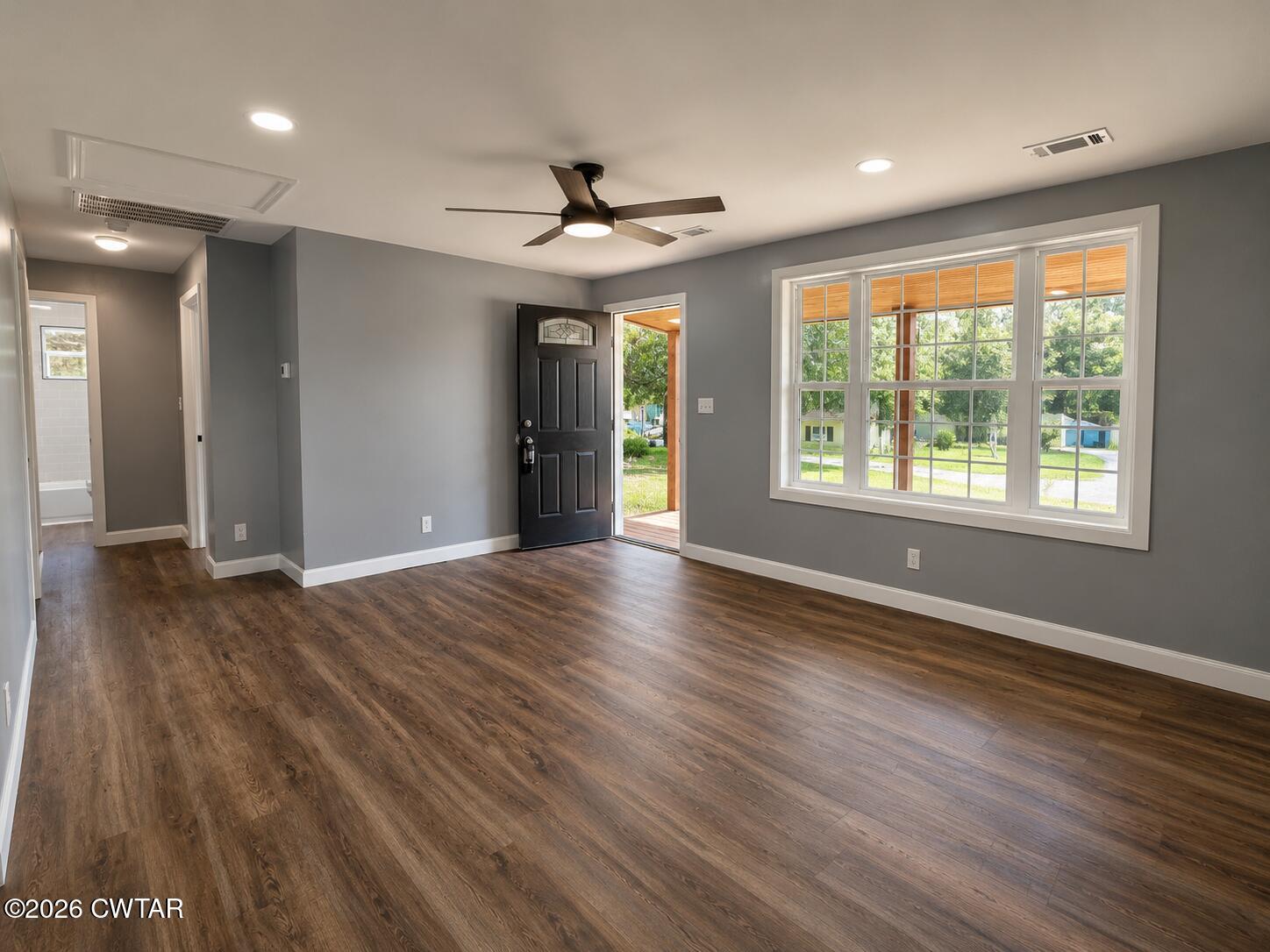 409 Jamison Court Huntingdon, TN 38344 - Photo 4 of 26 a541b268-9397-415e-be99-b1eac2ef329d