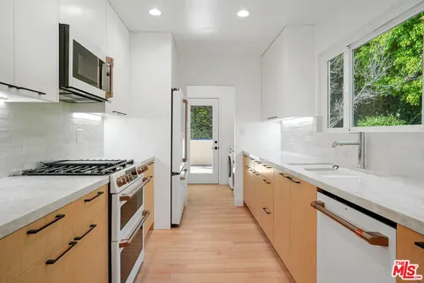 $10,500 | 1919 San Ysidro Drive, Beverly Hills, CA 90210