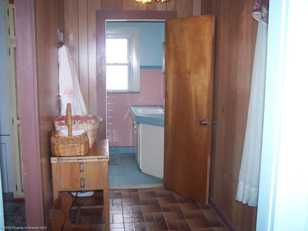 407 Gravity Road Lake Ariel, PA 18436 - Photo 13 of 27