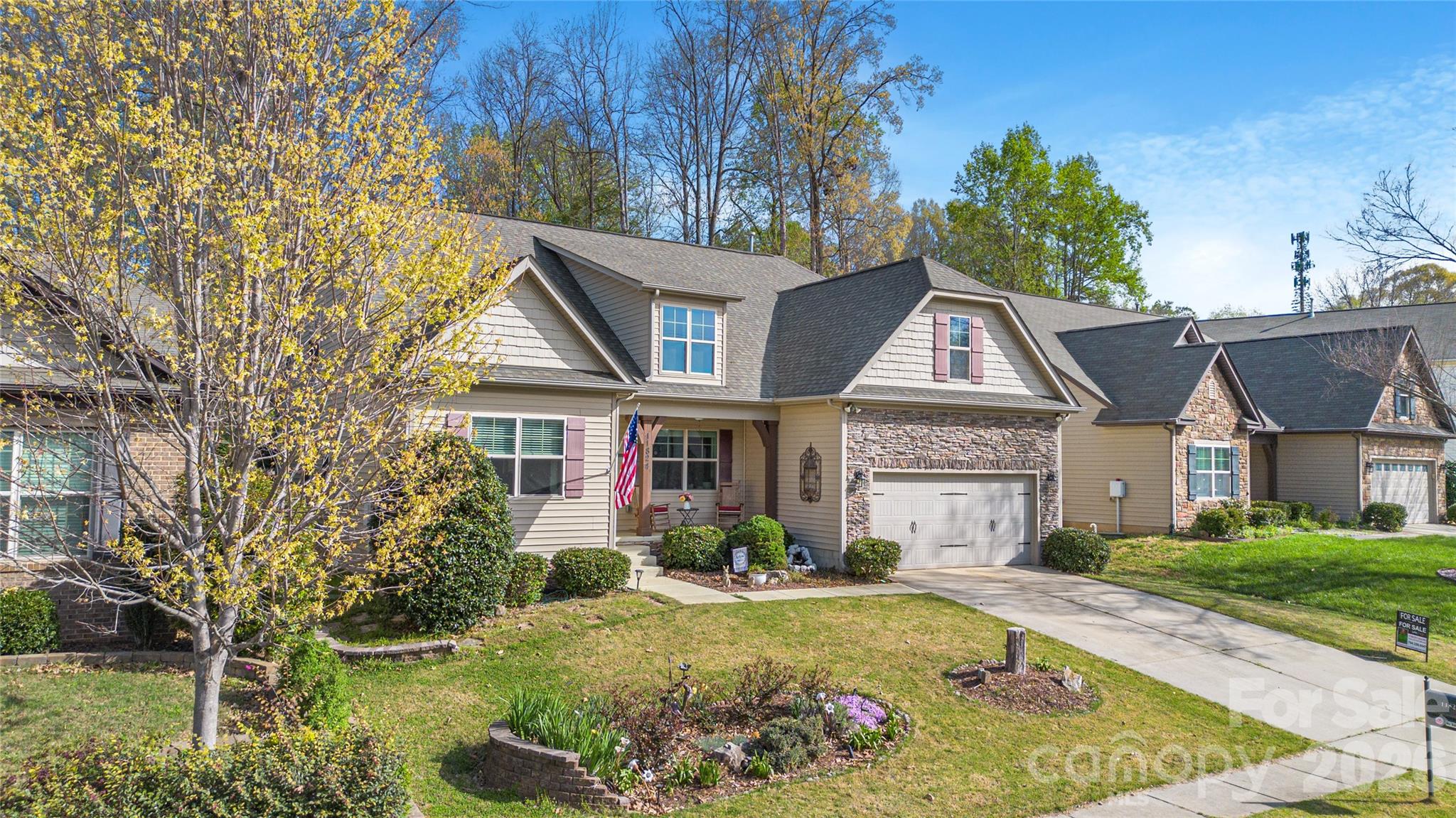 11824 Springpoint Lane Charlotte, NC 28278 - Photo 21 of 26 front view of house with a yard