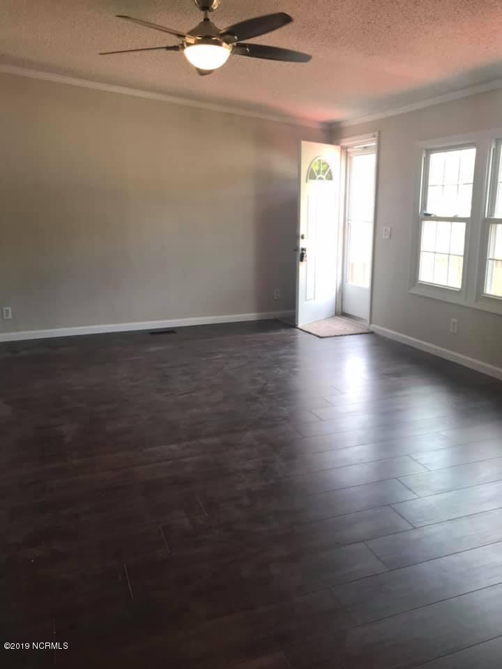 390 Morton Farm Road Hubert, NC 28539 - Photo 3 of 5 59667073_1999257400203260_29636001265614