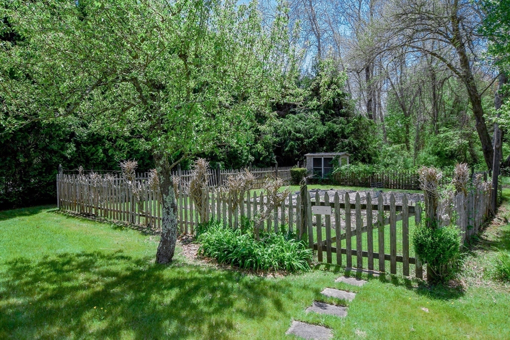 595 New Bedford Road Rochester, MA 02770 - Photo 36 of 37