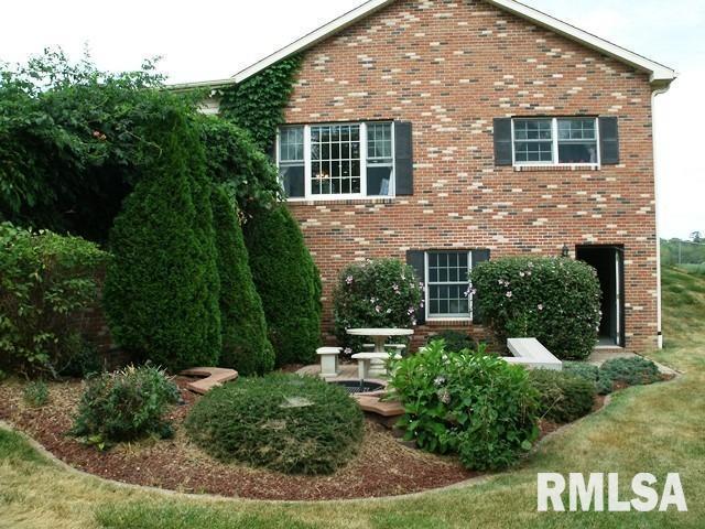 871 Pheasant Run Road Clinton, IA 52732 - Photo 7 of 24 Gallery Image 7