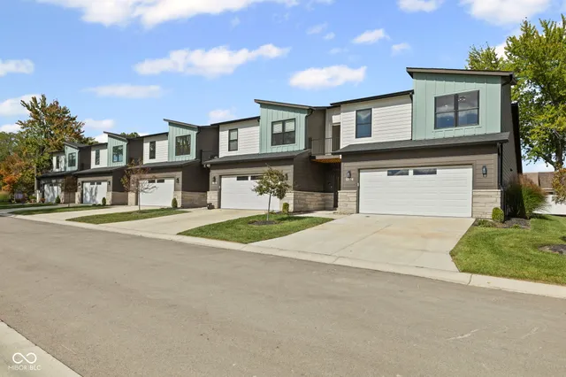 $530,000 | 5874 Harbourtown Drive, Noblesville, IN 46062