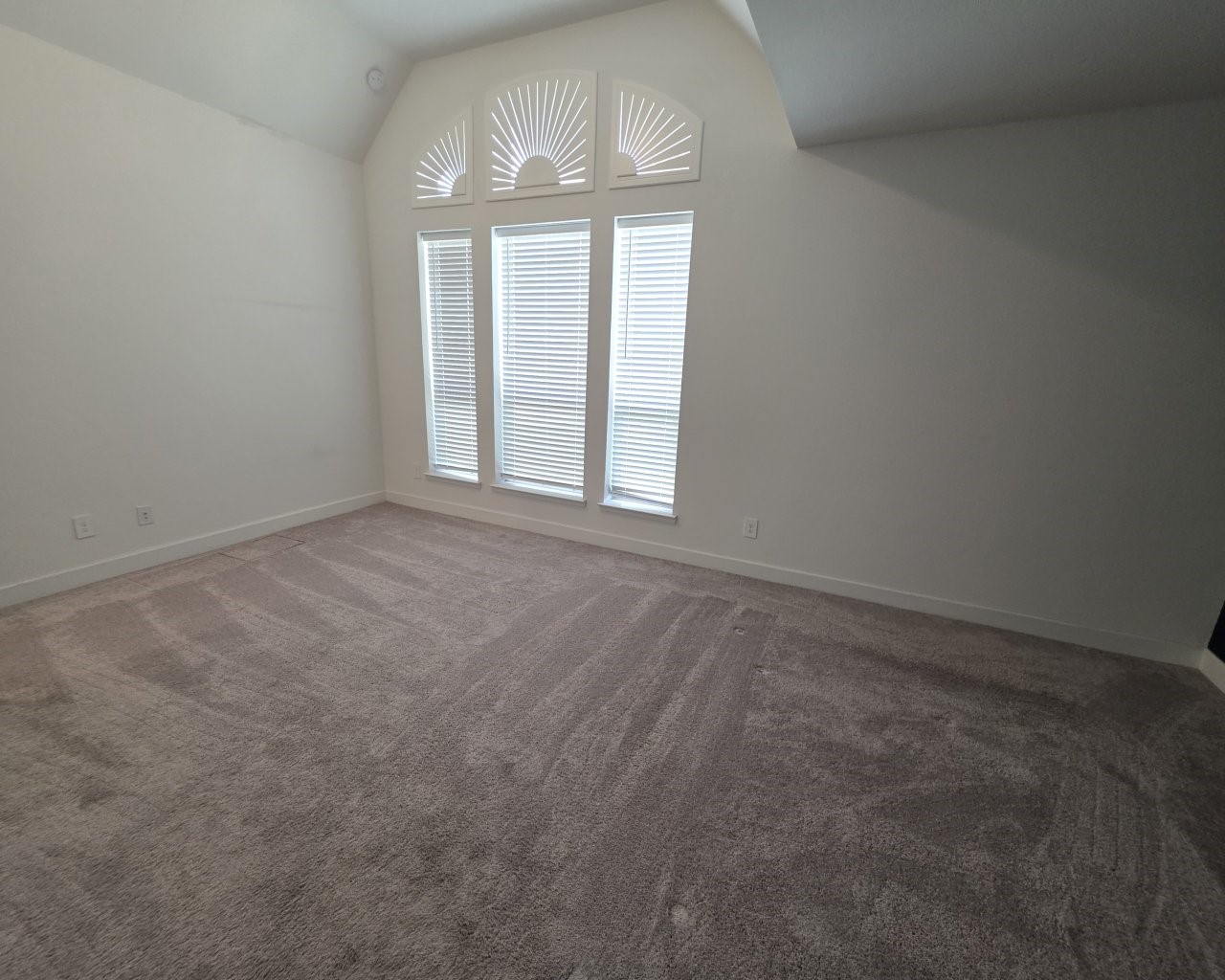 3015 Harbor Spring Way Manvel, TX 77578 - Photo 17 of 33 Primary bedroom (1st floor)