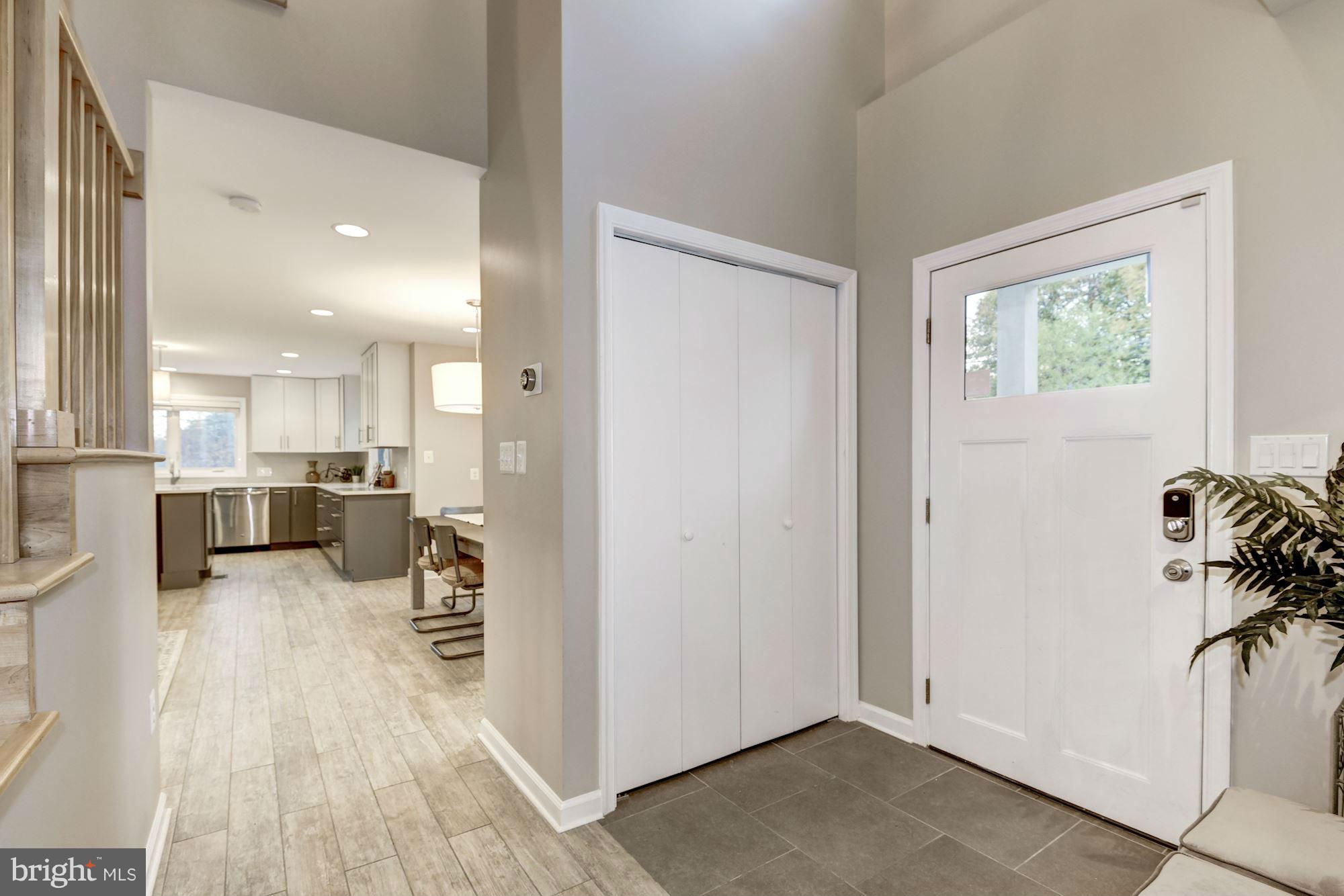 3720 Nalls Road Alexandria, VA 22309 - Photo 22 of 63 Foyer