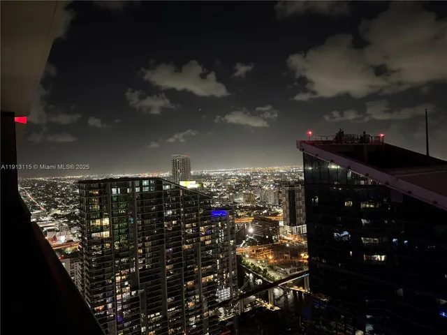 $5,750 | 801 South Miami Avenue, Unit 5206, Miami, FL 33131