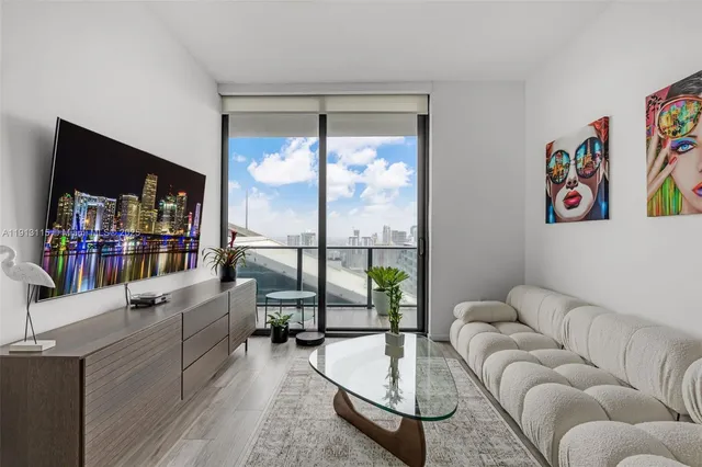 $5,750 | 801 South Miami Avenue, Unit 5206, Miami, FL 33131