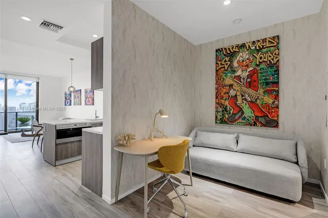 $5,750 | 801 South Miami Avenue, Unit 5206, Miami, FL 33131