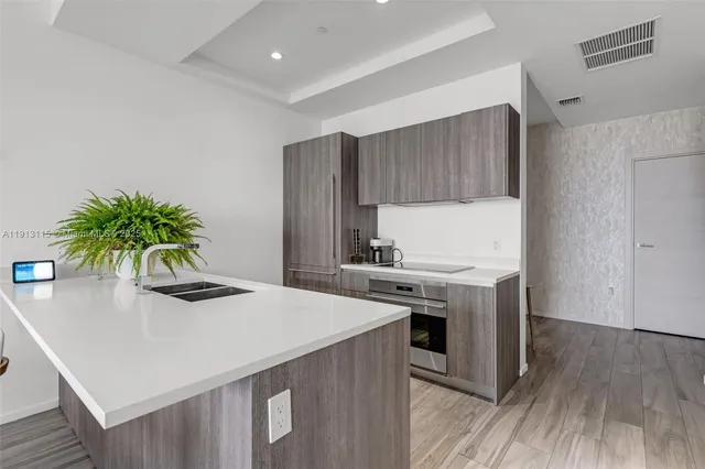 $5,750 | 801 South Miami Avenue, Unit 5206, Miami, FL 33131